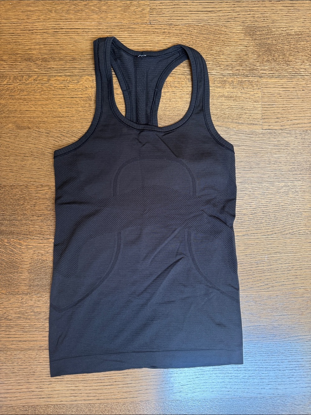 LULULEMON SWIFTLY TANK - black - size 4 - long version